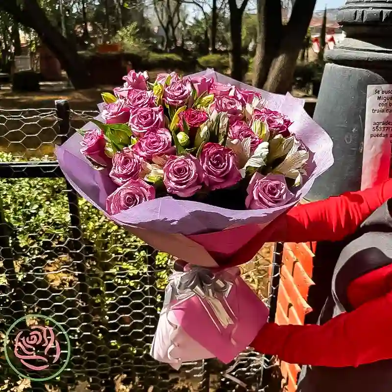 💖 Eternidad en Flor: Un Tributo al Amor que Perdura 🌸